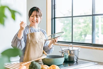 調理中の室温上昇で夏場が特に辛い